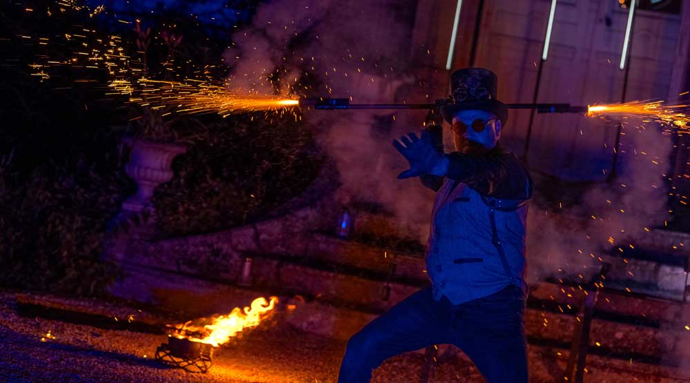 Jongleur de Feu en Action - Spectacle pyrotechnique en Grand Est