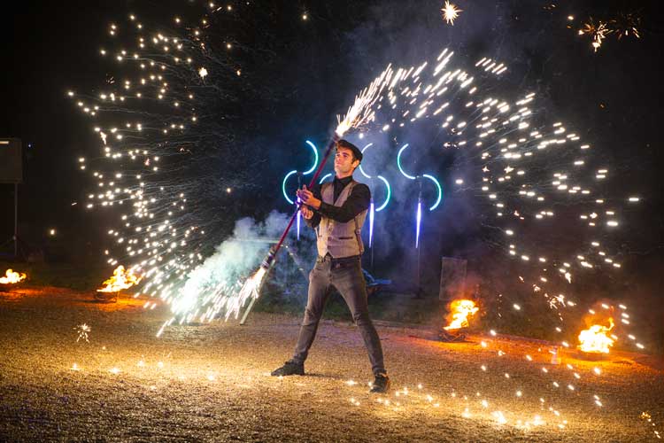 L’Opus de Feu : un spectacle pyrotechnique et artistique pour des soirées intenses.